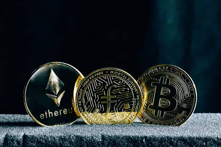 stablecoins that are backed by a fiat currency such as the US dollar or the euro.